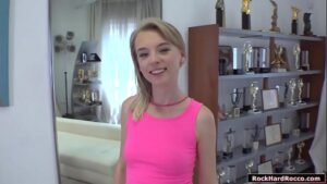 Ucranianas lindas nuas fazendo muito sexo anal