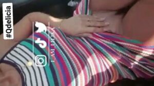 Vídeo de Lilika sem calcinha usando o calor