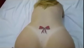 Vídeo de sexo hot comendo o cuzinho apertado