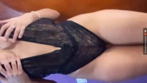 Vídeos de Danielly Vidal mostrando a buceta e o corpo de uma modelo