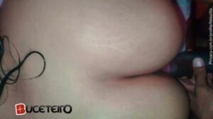 Assistir vídeo caseiro da Leticia Santos (llelezitta) fazendo sexo de quatro.