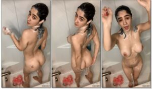 Dixie Martinez mostrando tudo no banheiro e posando de forma sexy