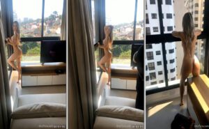 Rute Rocha, a modelo gostosa, aparece sem roupa na sala em frente às janelas