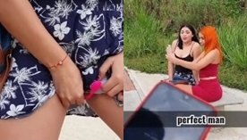 Martina Smith deixa o namorado no controle, usando um vibrador na xoxota e o deixa fazer ela chegar lá