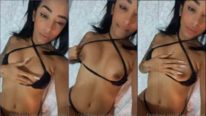 Tainá Ludovica foi flagrada na internet mostrando as teta com uma expressão provocante