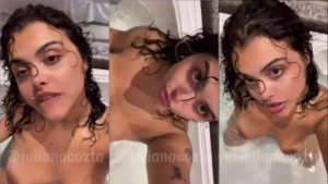 Juliana Coxta do Camera Prive exibindo seu corpão na banheira, sensual e atraente