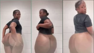 Vídeo da soca com a negona mostrando o bundão e o bundão de fora!