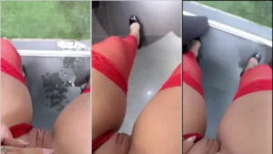 Vídeos da Loira se divertindo com xixi na chuva dourada