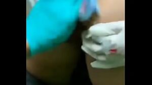 Cantora Anita tatuando