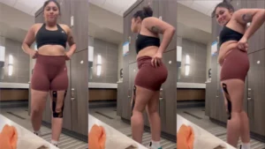 Flagrante do amador Altheaj69 mostrando o bundão e a xoxota no banheiro da academia