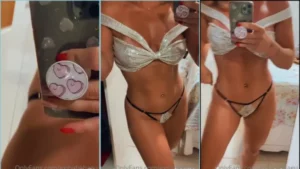 Lais se exibindo toda sensual no espelho enquanto se filma