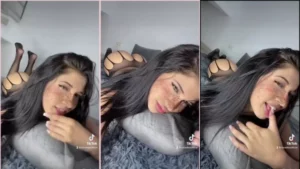 Luna Diaz, toda charmosa e irresistível, se mostrando de calcinha