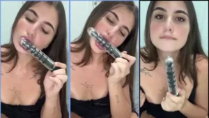 Alana Gelmi se divertindo com o brinquedinho e mostrando todo seu lado safadinho.mp4