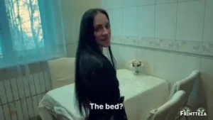 Clip quente de sexo com a madrasta mostrando sua deliciosa bucetinha