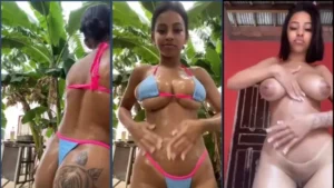 Eduarda Lima, uma garota magrinha e sensual, exibindo seu corpo incrível completamente sem roupa