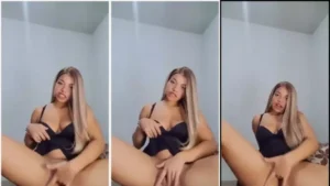 Menininha do Instagram se tocando, uma delícia de ver!