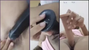 Infiel na live se divertindo com aquele consolo pretinho na sua intimidade