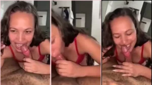 Menininha se jogando no varão do boy sortudo