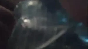 Irmã gótica sem roupa se entregando e recebendo prazer