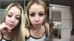 Loira toda branquinha faz uma live de pijama soltando algumas idéias picantes