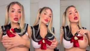 Aline Faria, essa garota safada, mostrando os peitões!