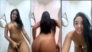 Carioca novinha, toda bronzeada e à vontade, exibindo seu corpo sensual