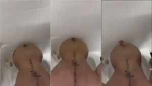 Fwtina levou o brinquedinho pro banheiro e aproveitou um momento delícia pra se masturbar