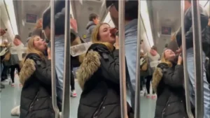 Safadeza no trem com a loira dando um show de boquete