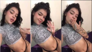 Vanessabellxo é uma delícia que adora fazer uma gracinha e deixar a galera na dúvida!