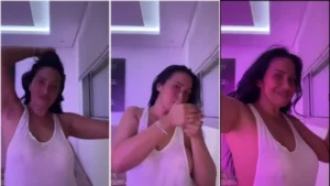 Vídeo da Alessandra Marques desfilando com uma calcinha bem ousada e transparente