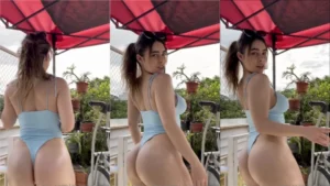 Aranza Sinte, essa delícia, fazendo seu rebolado de maiô e arrasando!