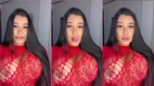 Dá uma olhada na michelarango3 exibindo esses seios maravilhosos!