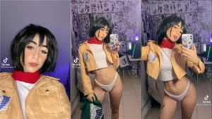 Desinibida, a missbrasilia_tk adora mostrar suas curvas de calcinha!