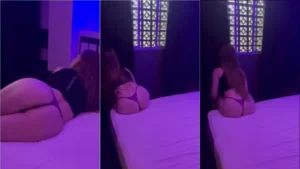 Fabi Schmengler dando um show no motel