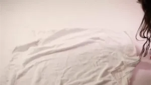 Megan Meow, uma delícia que tá bem molhadinha e com um peitão de dar inveja!