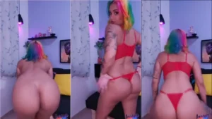 Lindinha Larya Von despindo-se
