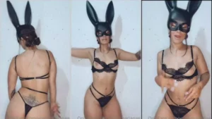 Com um traje de coelhinha, a yosoymarianae faz um rebolado que deixa todo mundo na expectativa