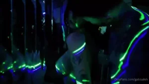 Gabriela Saleh se esquentando na sauna pra deixar o gato maluco