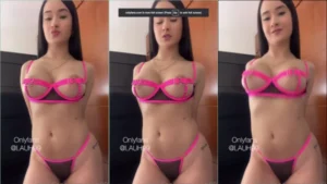 Gatinha lauh99 dando uma provocada com esse corpinho maravilhoso!