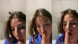 Lasirena69 toda safadinha se divertindo com o brinquedinho!