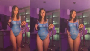 Sophie Raiin ama fazer vídeos se mostrando, porque sabe que arrasa!